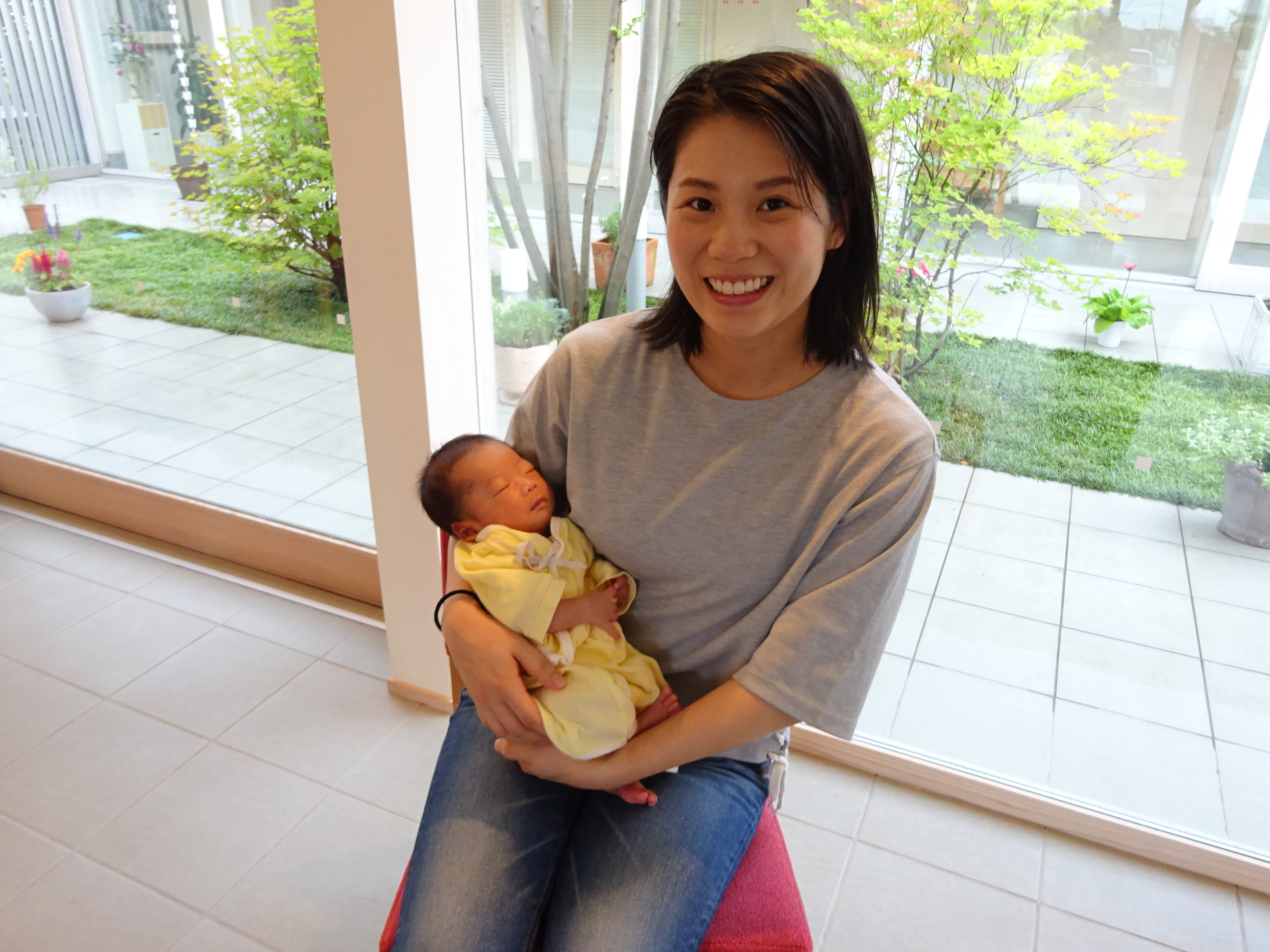とても素敵なママの笑顔 産後ケアなら栃木県さくら市のさくら産後院
